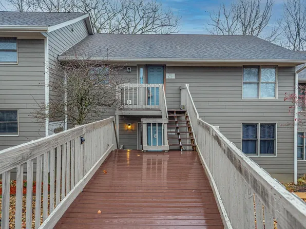 9449 S Pointe Retreat Dr, Bloomington, IN 47401