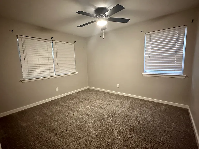 2970 Mark Twain Dr — Photo 13