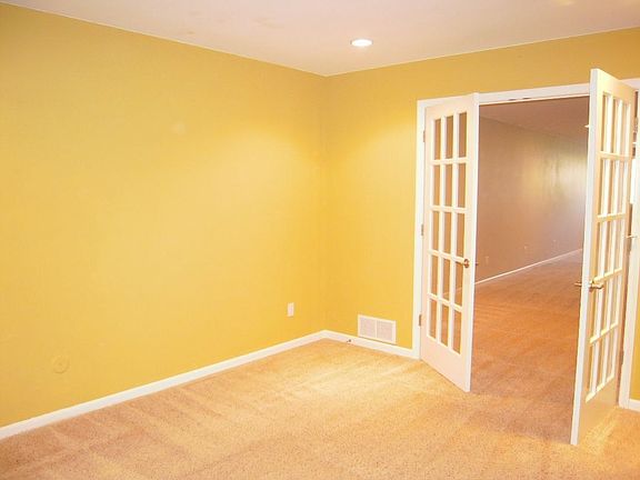 Lower Level Bonus Room For Home Office or Theater!