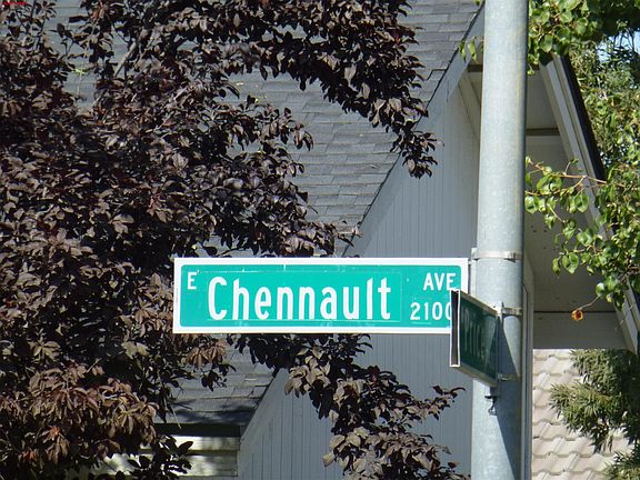 5th image of 2097 E Chennault Ave