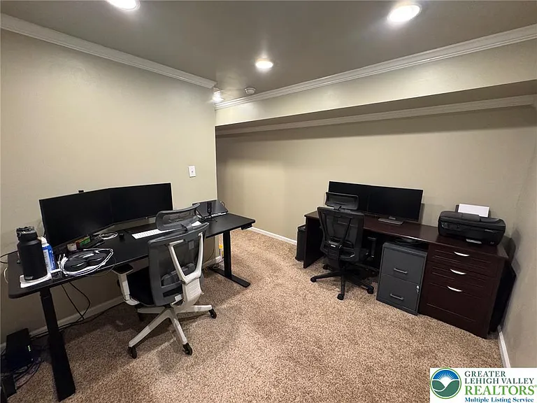 1081 Tudor Dr — Photo 37
