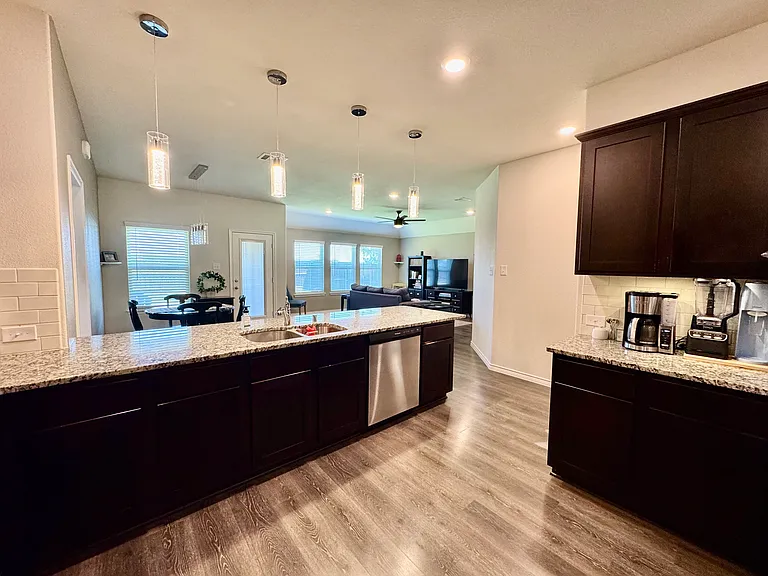 2369 Rosaline Dr — Photo 4