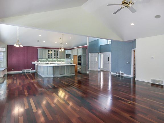 4th image of 9283 S Majestic Ridge Dr