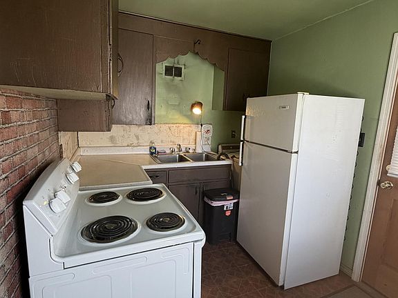 4th image of 1062 6th Street