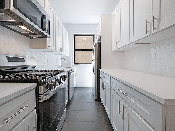 5th image of 27 W 96th St #12