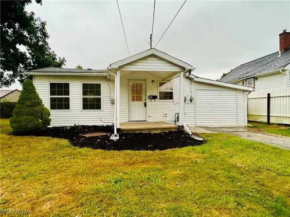 37 Harvey St, Struthers, OH 44471