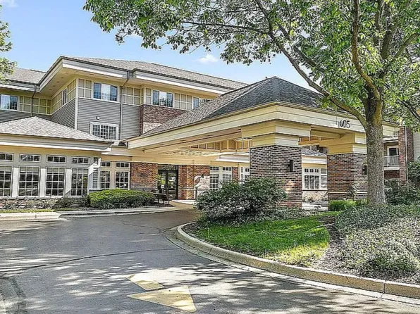 605 Barrington Ave APT 216, Dundee, IL 60118