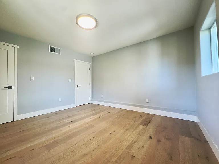 914 Everett Ave — Photo 70