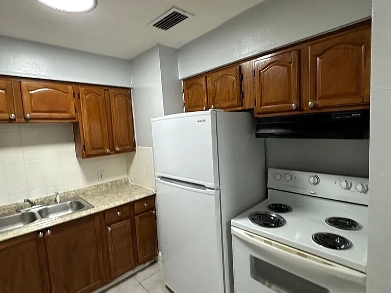 4020 Canal St — Photo 20