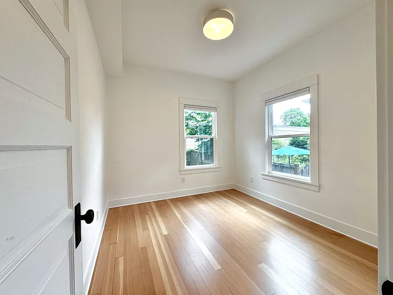 532 NE 29th Ave — Photo 11