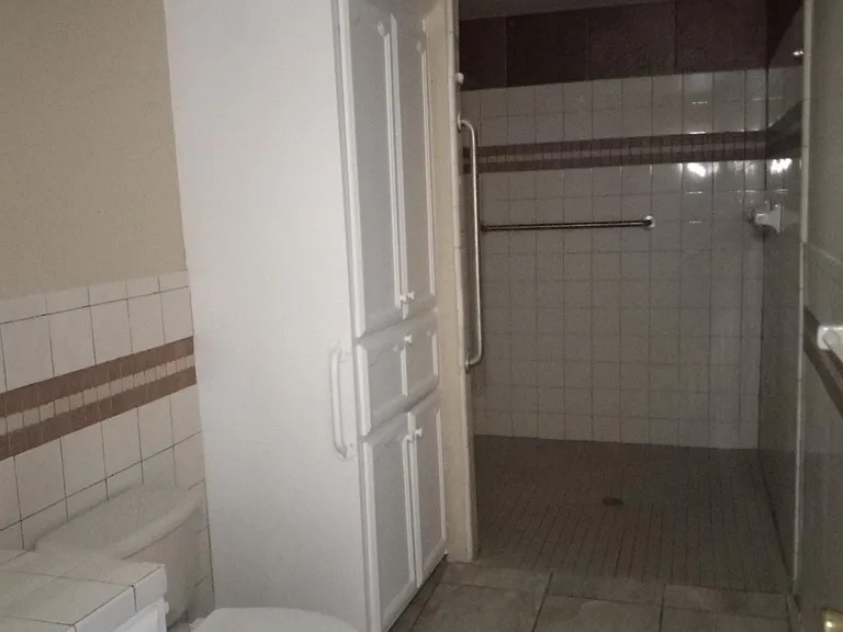 109 E Dominion Dr #B — Photo 17