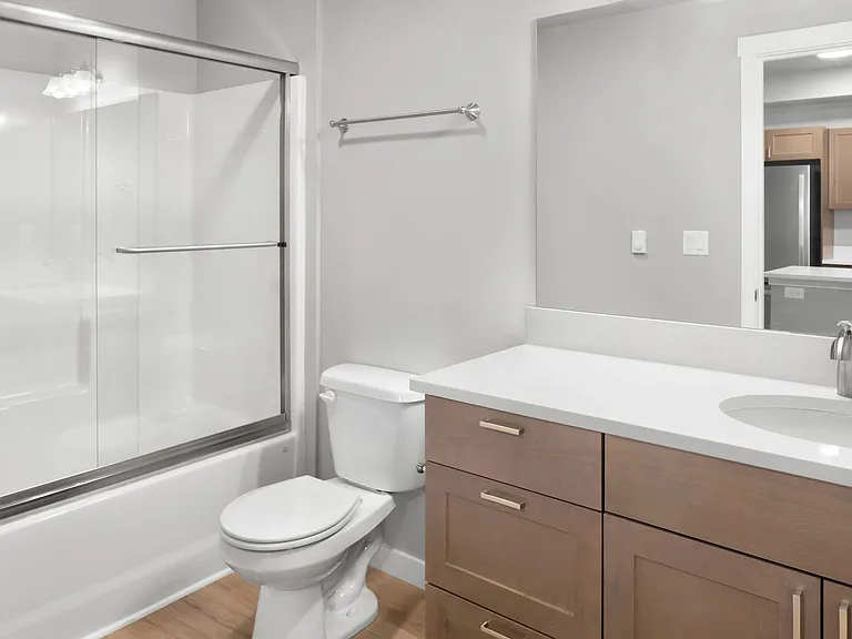 Kingsway Apartments — Photo 147
