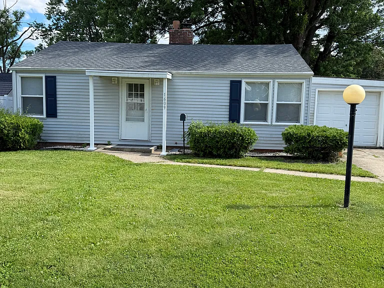 1609 Mole Ave — Photo 1