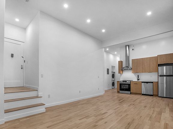 4th image of 740 W End Ave APT 2