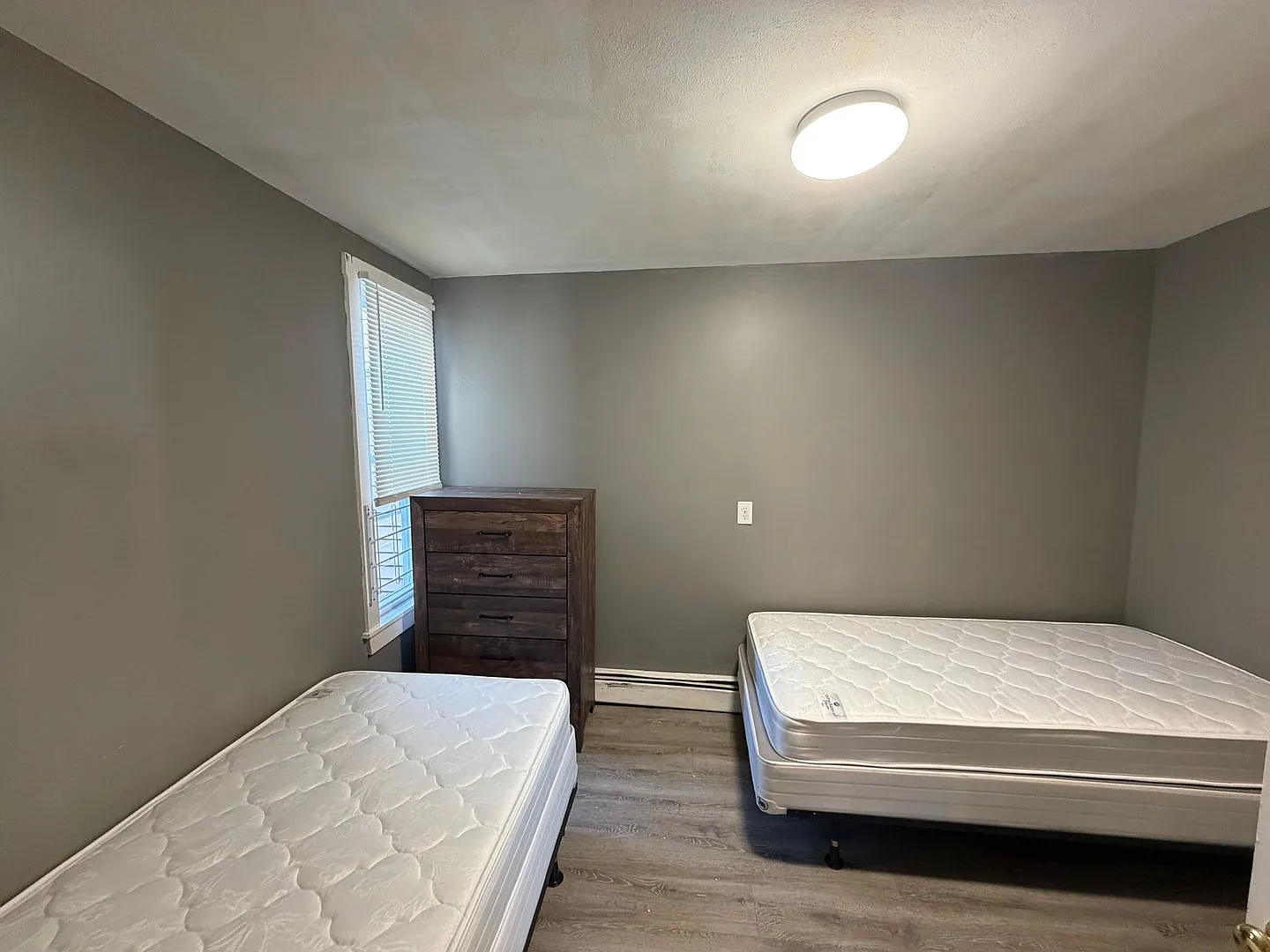 9-15 Riverview Place — Photo 3