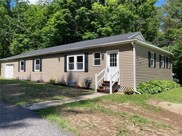 4527 Jordan Rd, Skaneateles Falls, NY 13153