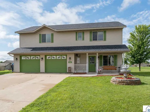 153 Savannah Ct, Mankato, MN 56001