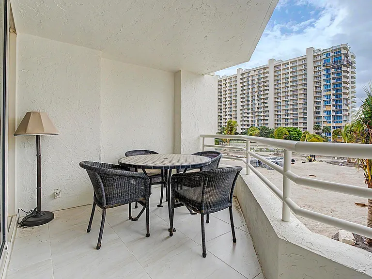 4201 N Ocean Blvd #203 — Photo 21