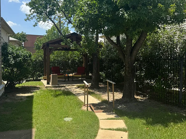 2508 W Hickory St #30 — Photo 5