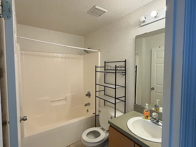 120 Eagle Point Blvd — Photo 8