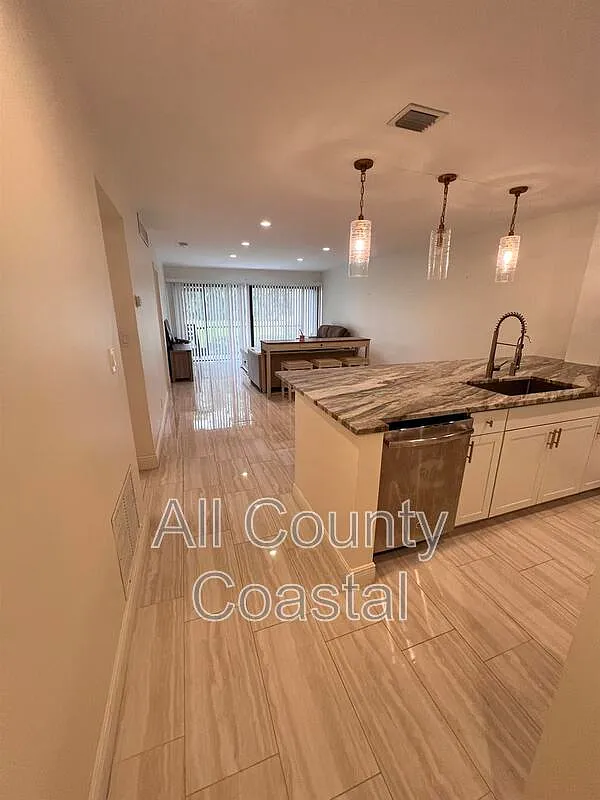 2 bed, 2.0 bath, $2,800 — Photo 1
