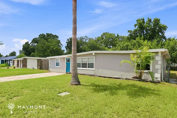 2156 Alemanda Dr — Photo 2