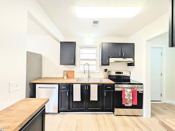 4th image of 307 Jamestown Rd