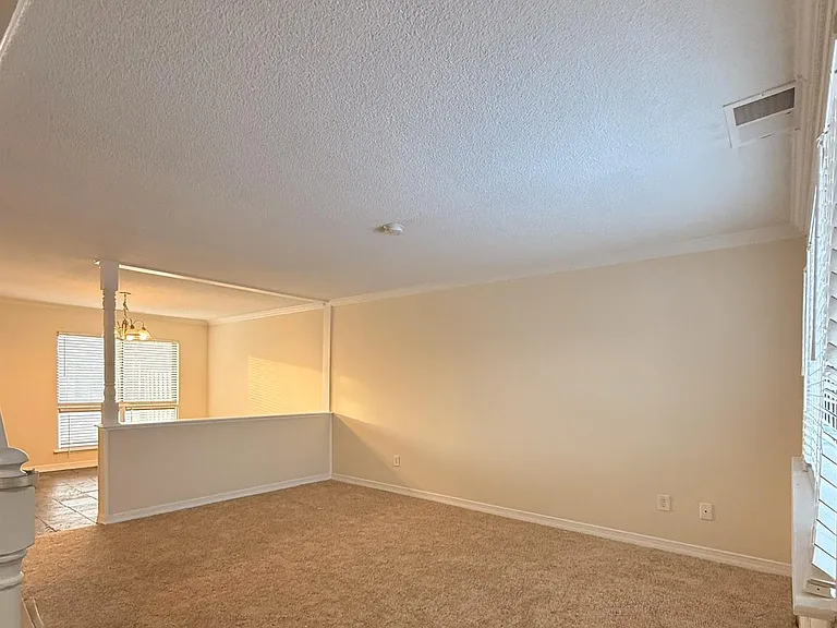 504 Heritage Dr — Photo 5