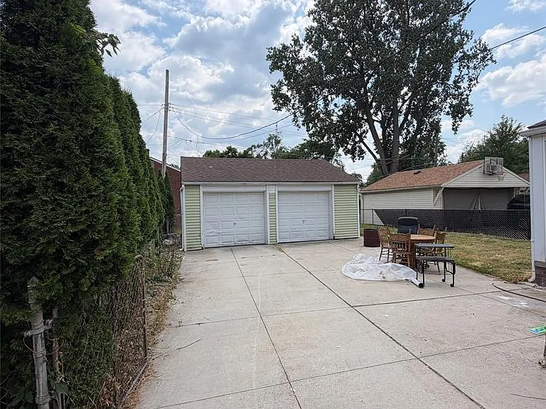 16729 W Outer Dr — Photo 18