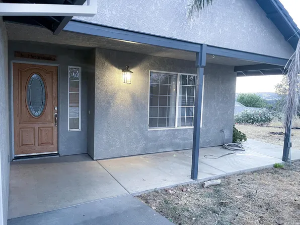 2820 Hartvickson Ln, Valley Springs, CA 95252
