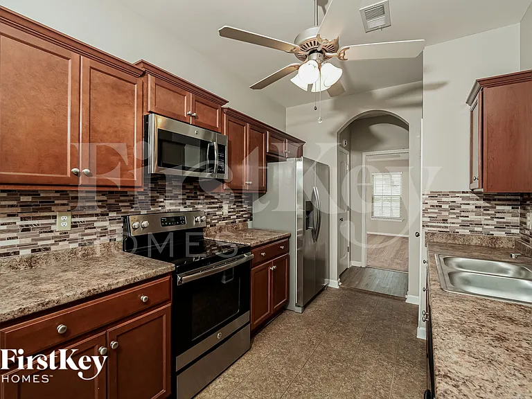 920 Alise Cir — Photo 8
