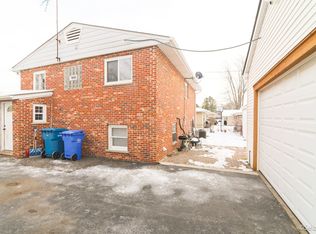 52 Wren Rd, Carpentersville, IL 60110