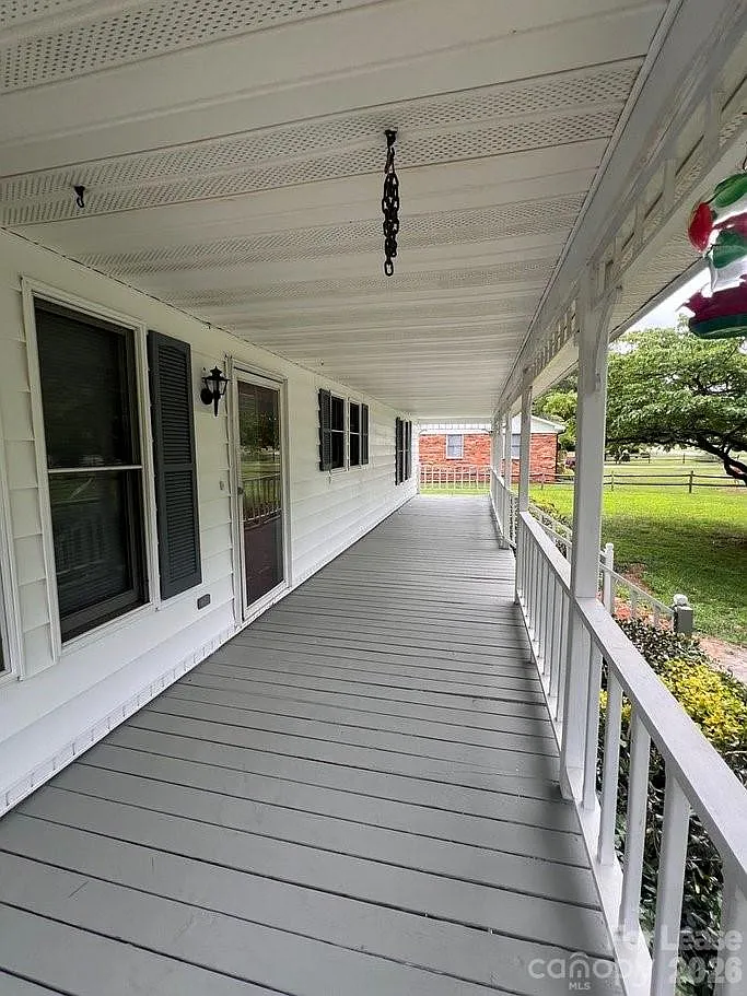 3 bed, 3.0 bath, 1734 sqft, $1,695 — Photo 4