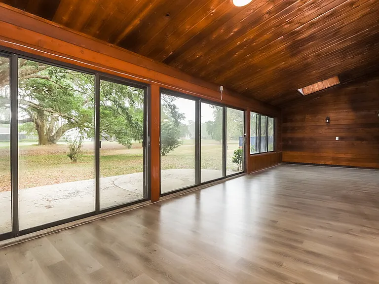 34438 Cedarfield Dr — Photo 8