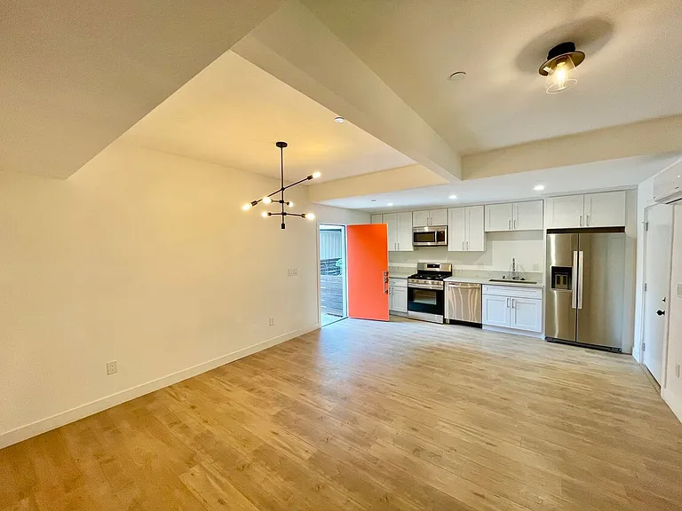 944 Pacific Ave #2 — Photo 5