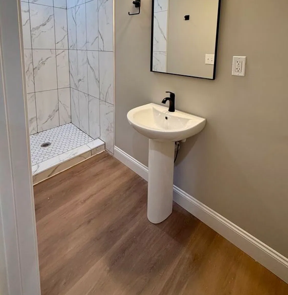 5 bed, 2250 sqft, $2,000 — Photo 4