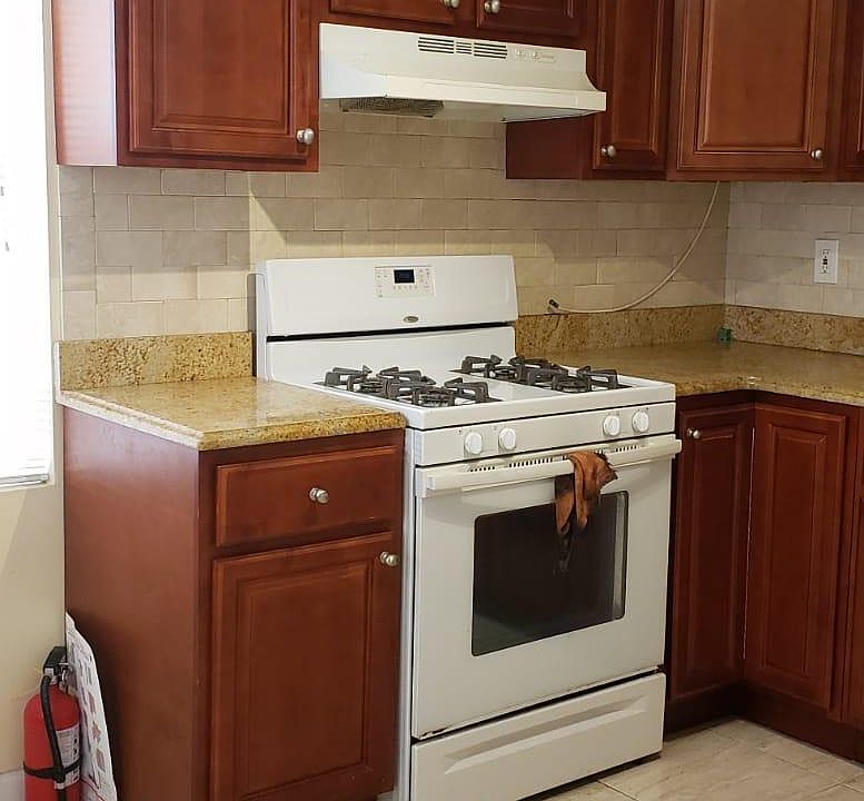 1st image of 128 S 11th Ave Floor 3