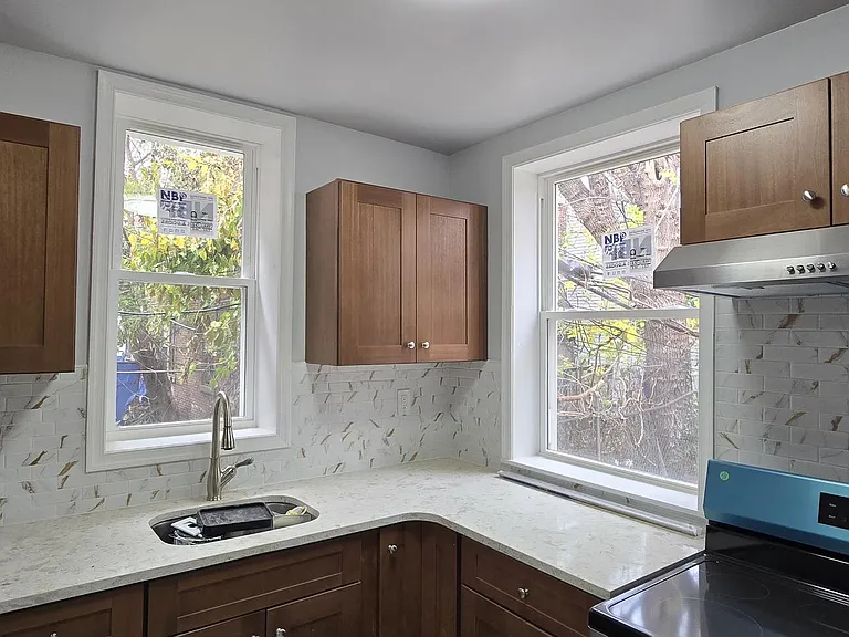 1411 W Loudon St — Photo 19