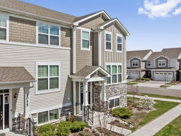 1053 Moraine Dr, South Elgin, IL 60177