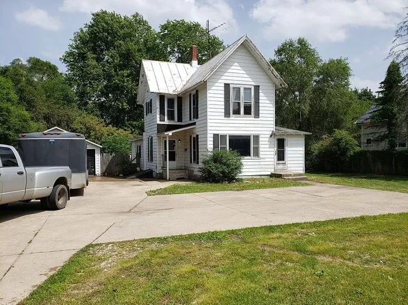 203 N Center St, Hartford, MI 49057