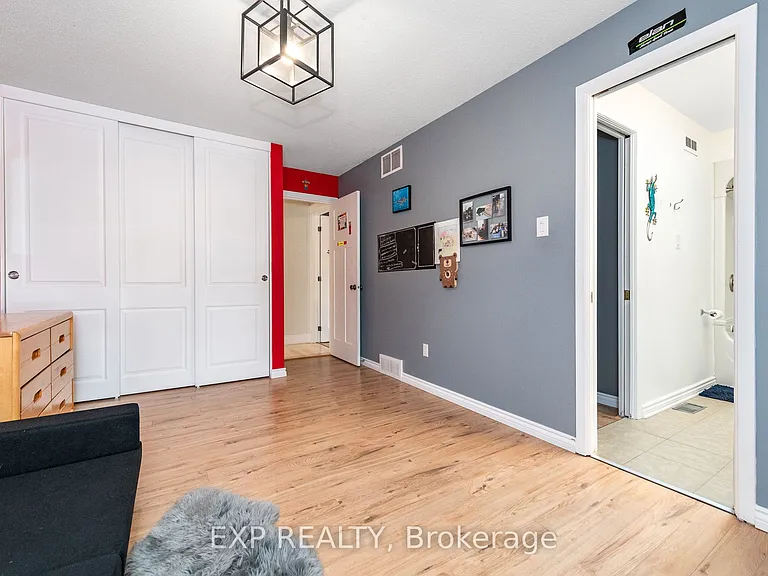 1238 Barnwell Cres — Photo 27