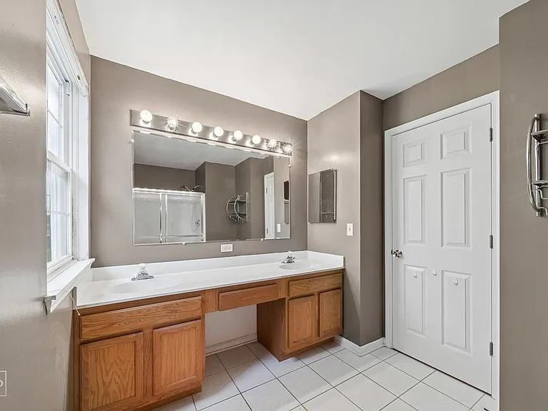 1738 Windward Ave — Photo 8