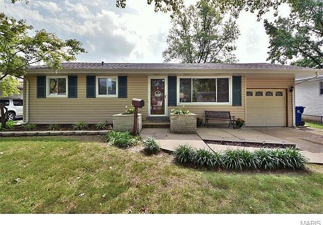 1st image of 24 Manor Dr