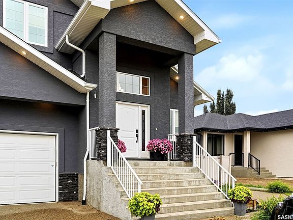 4th image of 76 Emerald Ridge E