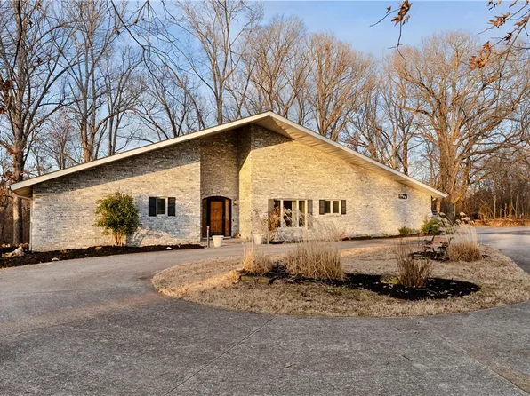 3968 Blue Bird Ln, Little Flock, AR 72756