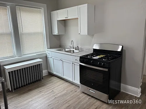 4011 Elm St #1F Photo 1