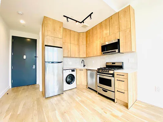 Rented by Blue Egg Realty Corp | media 4