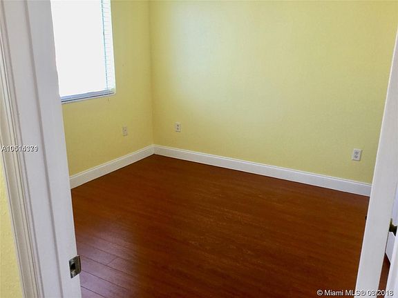 3rd image of 1460 SE 24th Ct