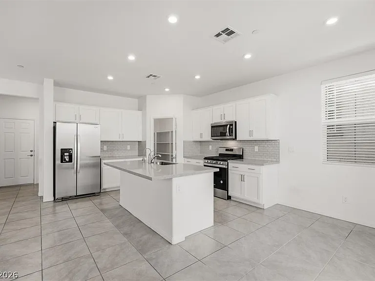 10920 Oregano Ave — Photo 6