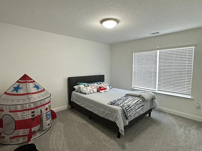 673 Fairview Cir — Photo 9